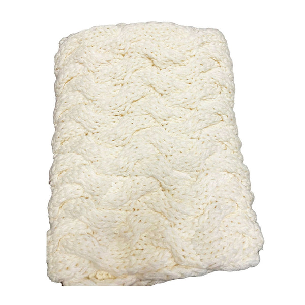 Twist Infinity Scarf (Ivory) - Luxurious Cable Knit Design for Ultimate Warmth